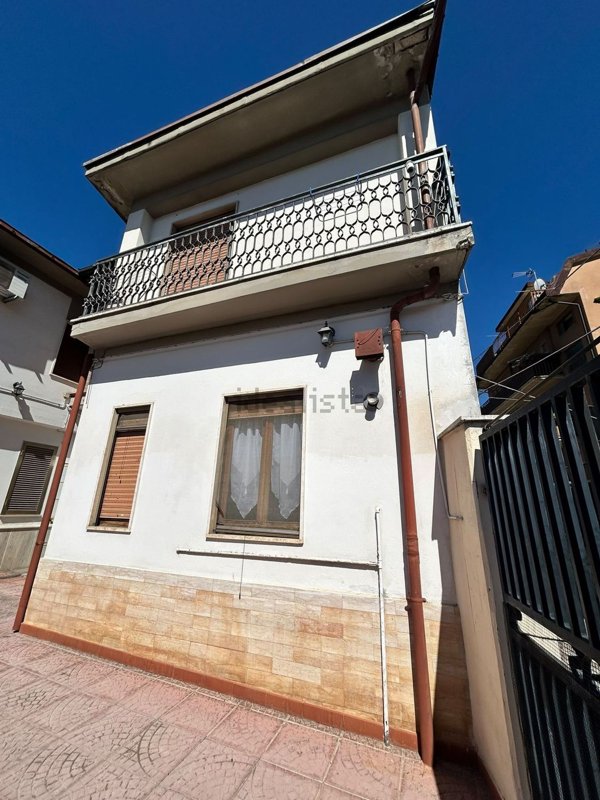 appartamento in vendita ad Avezzano in zona Caruscino