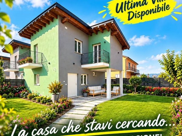 casa indipendente in vendita ad Avezzano in zona Caruscino