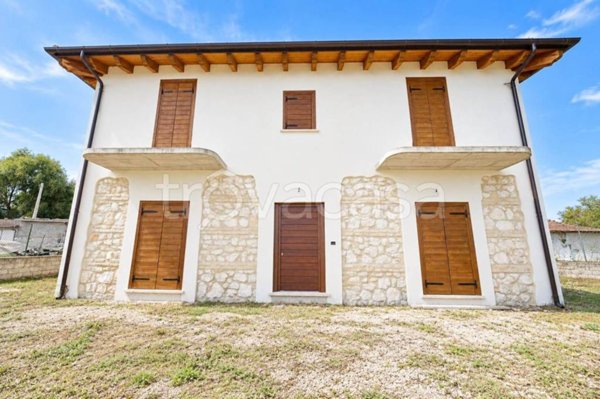 casa indipendente in vendita ad Avezzano in zona Via Nuova