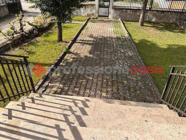 appartamento in vendita ad Avezzano in zona Caruscino