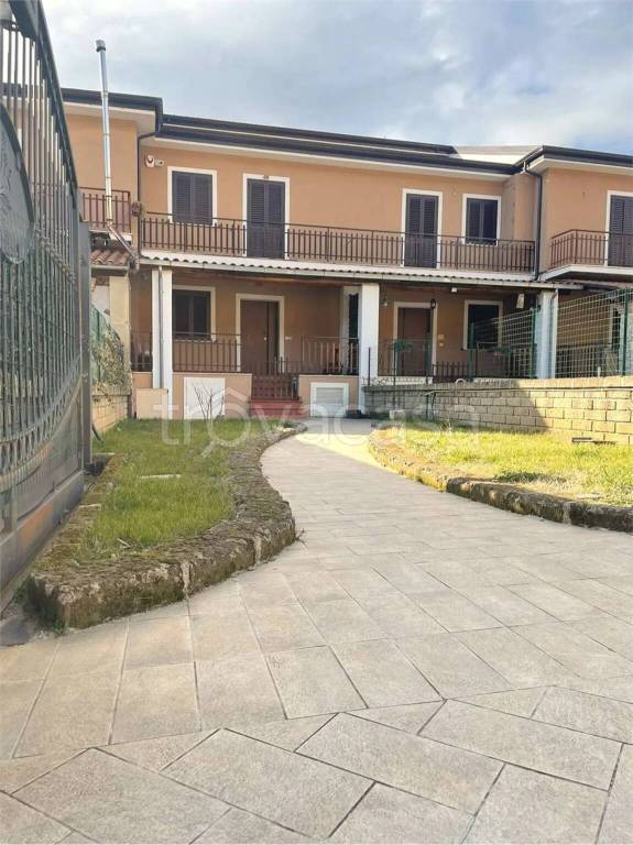 casa indipendente in vendita a Balsorano