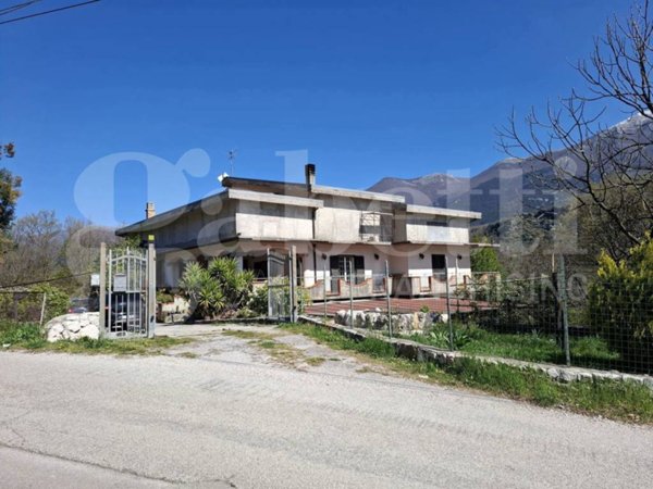 casa indipendente in vendita a Balsorano in zona Collepiano