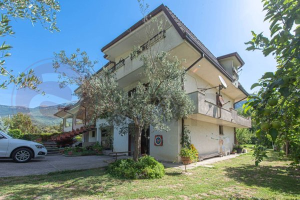 casa indipendente in vendita a Balsorano