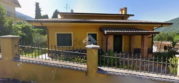 pentavano in vendita a Balsorano in zona Ridotti