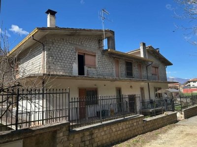 casa indipendente in vendita a Balsorano