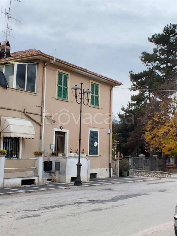 casa indipendente in vendita a Balsorano