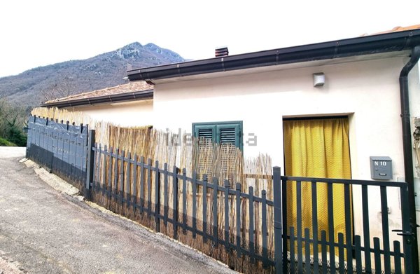 casa indipendente in vendita a Balsorano in zona Collepiano