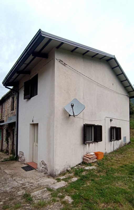 appartamento in vendita a Balsorano in zona Balsorano Vecchio