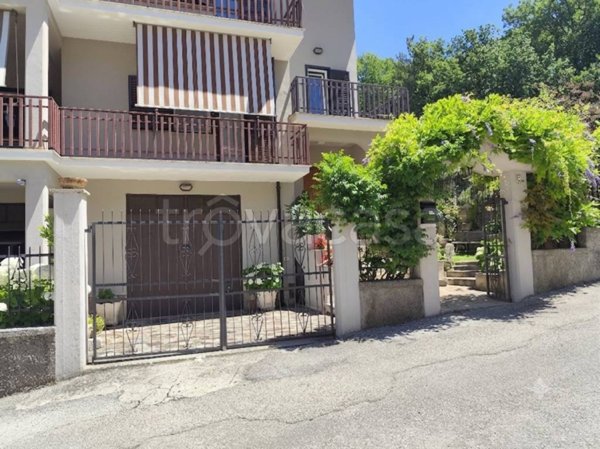 appartamento in vendita a Balsorano in zona Balsorano Vecchio