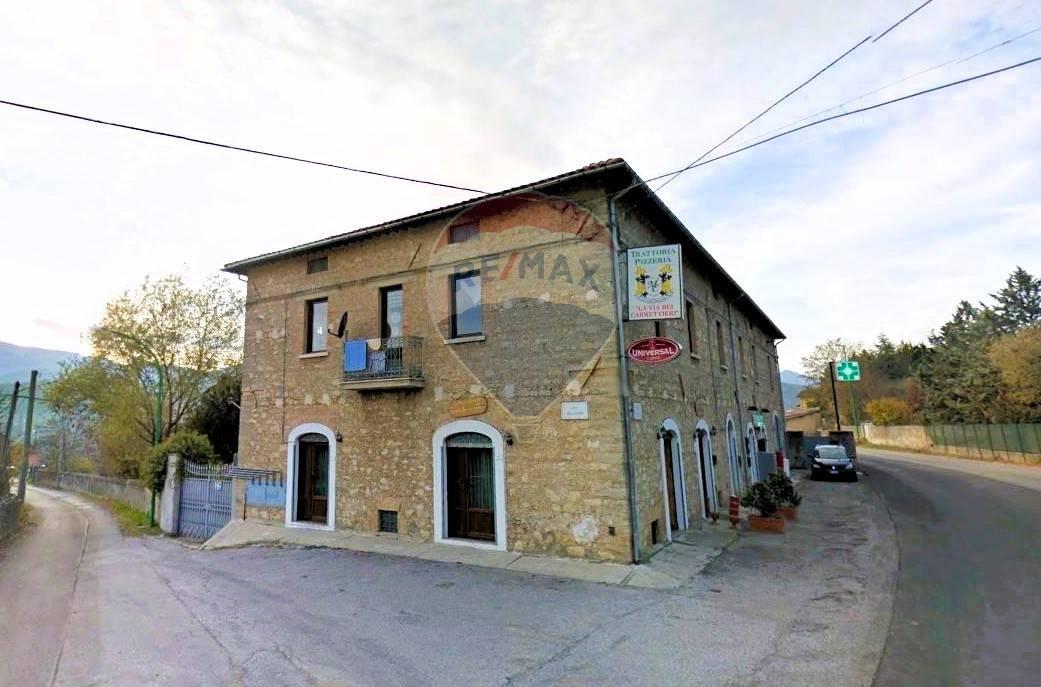 casa indipendente in vendita a Barete