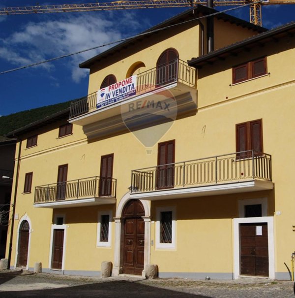 casa indipendente in vendita a Barete in zona Tarignano
