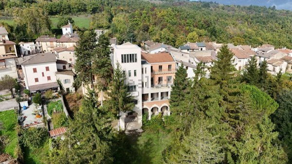 casa indipendente in vendita a Barete in zona Colli