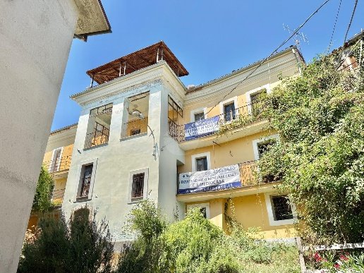 casa indipendente in vendita a Barete in zona San Sabino