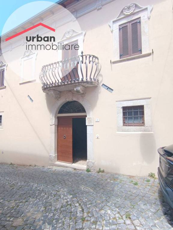 appartamento in vendita a Barete in zona Tarignano