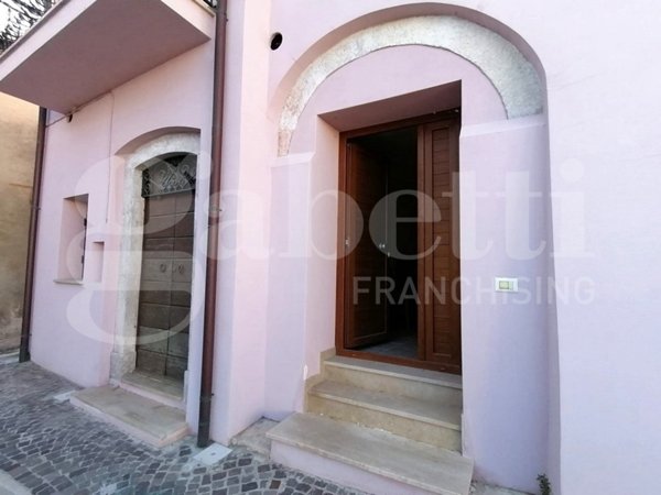 casa indipendente in vendita a Barisciano in zona Petogna