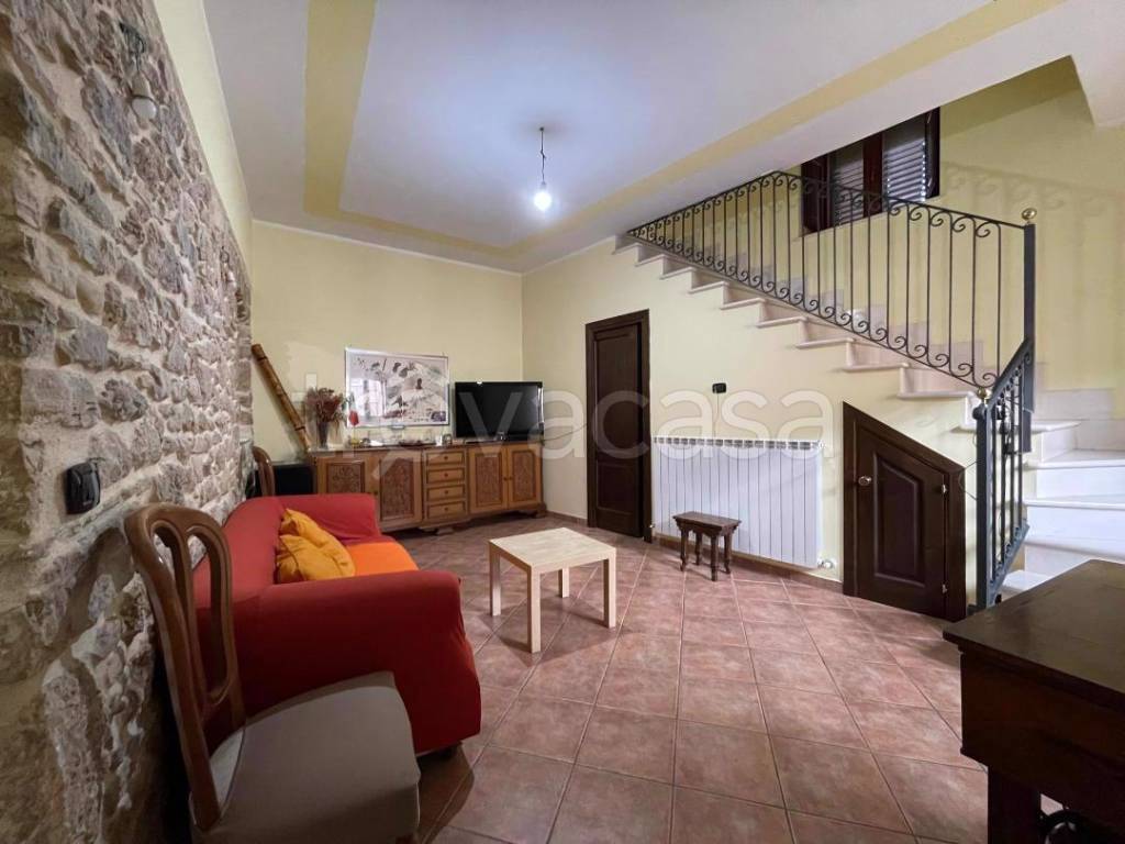 casa indipendente in vendita a Barisciano in zona Villa di Mezzo