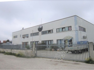 capannone in vendita a Barisciano