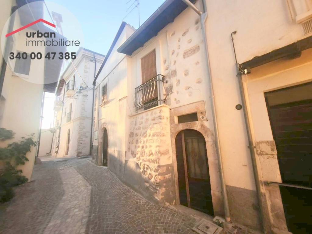 casa indipendente in vendita a Barisciano in zona Picenze
