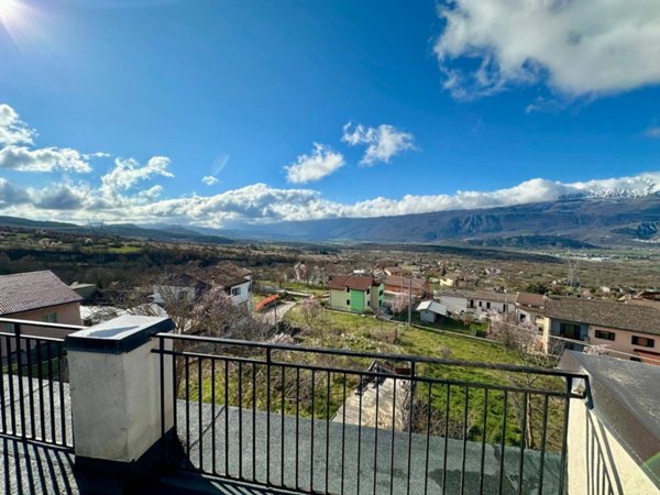 casa indipendente in vendita a Barisciano in zona Picenze