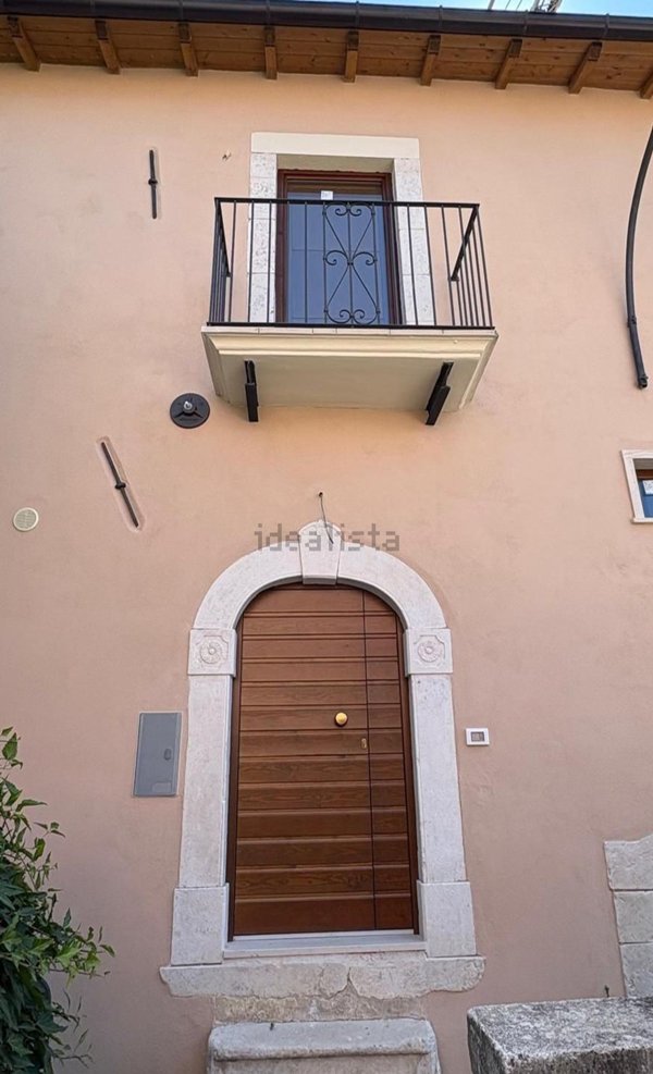 casa indipendente in vendita a Barisciano in zona Villa di Mezzo