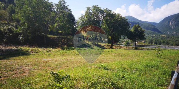 terreno edificabile in vendita a Barrea
