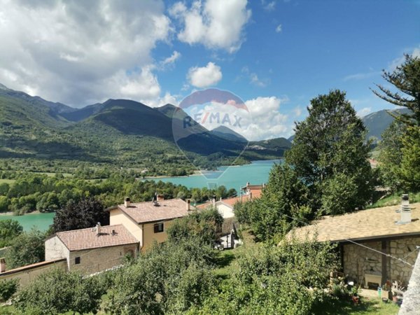 casa indipendente in vendita a Barrea