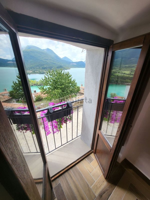 esavano in vendita a Barrea