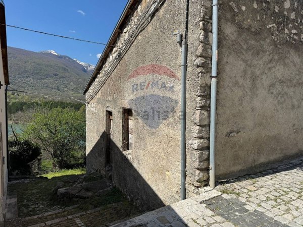 appartamento in vendita a Barrea