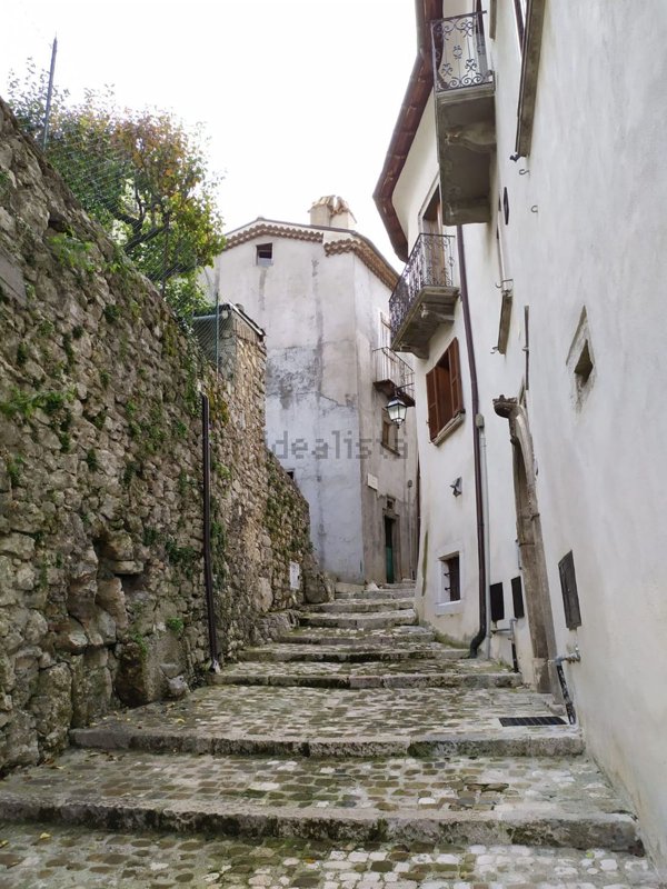 casa indipendente in vendita a Barrea
