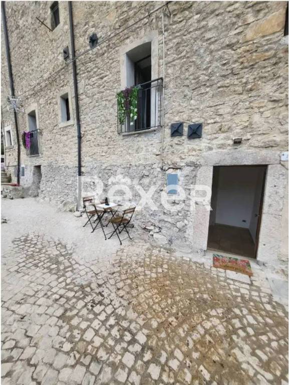 casa indipendente in vendita a Barrea