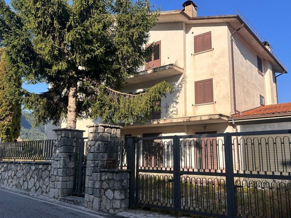 casa indipendente in vendita a Barrea
