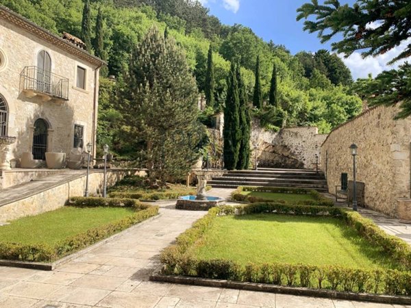 villa in vendita a Bisegna