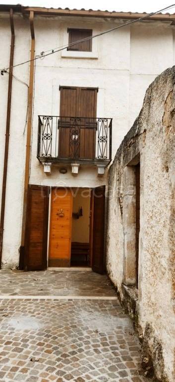 casa indipendente in vendita a Bisegna in zona San Sebastiano dei Marsi
