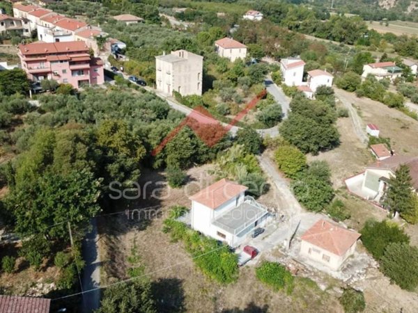casa indipendente in vendita a Bugnara