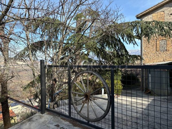 casa indipendente in vendita a Bugnara