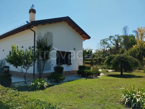 casa indipendente in vendita a Bugnara