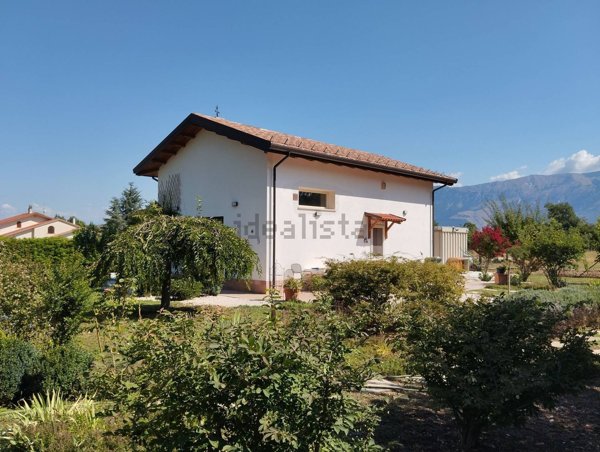 casa indipendente in vendita a Bugnara