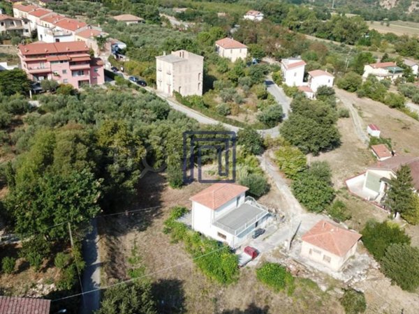 casa indipendente in vendita a Bugnara