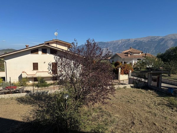 casa indipendente in vendita a Bugnara