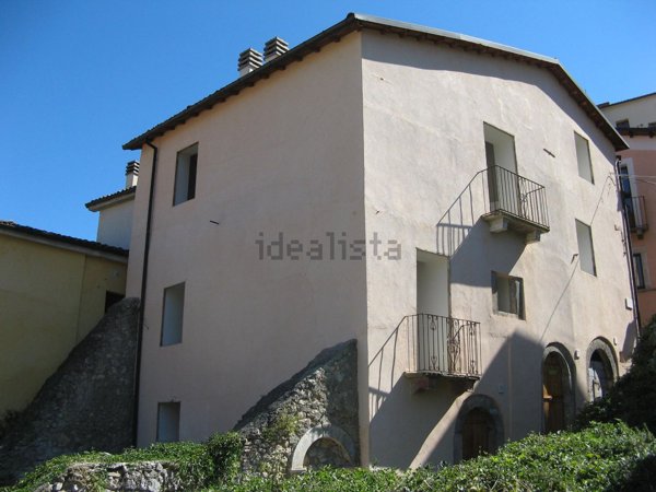 casa indipendente in vendita a Bugnara