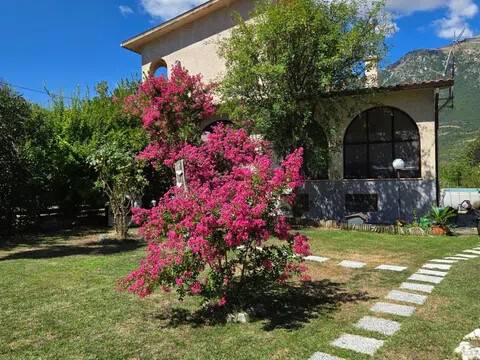 casa indipendente in vendita a Bugnara in zona Faiella