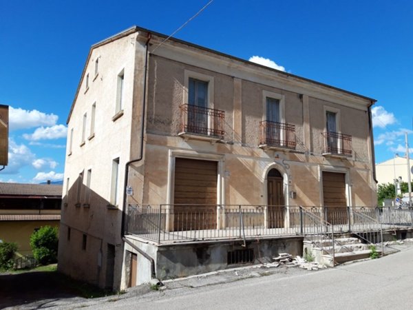casa indipendente in vendita a Bugnara