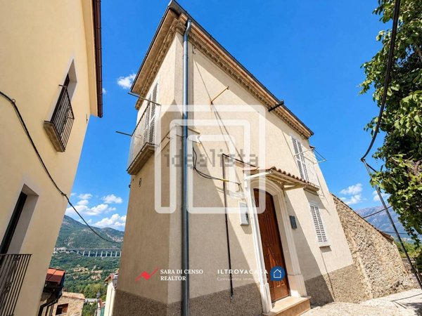 casa indipendente in vendita a Bugnara in zona Faiella