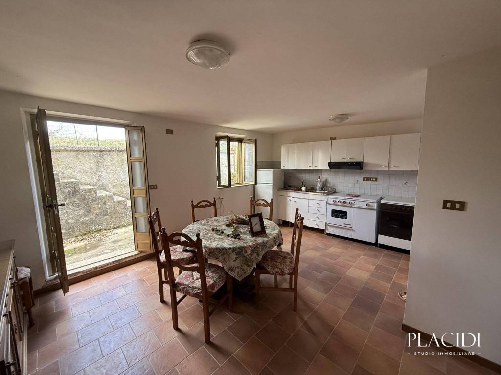 casa indipendente in vendita a Cagnano Amiterno in zona Termine di Cagnano