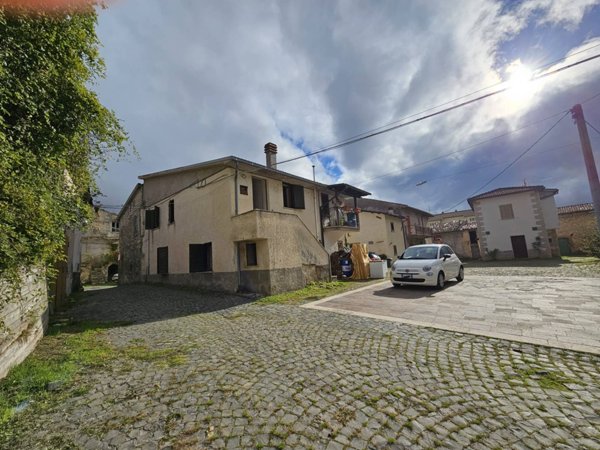 intera palazzina in vendita a Cagnano Amiterno