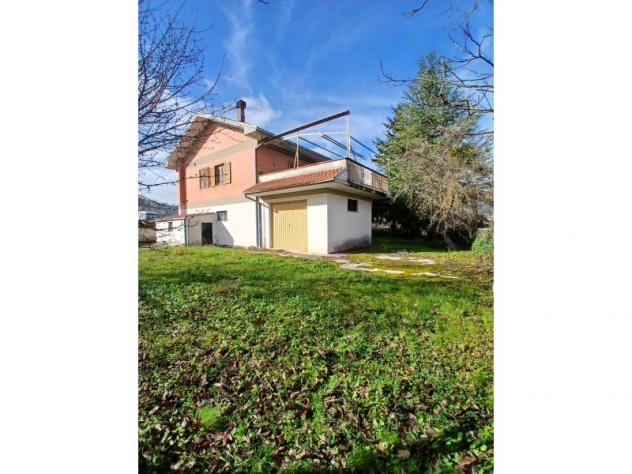 casa indipendente in vendita a Cagnano Amiterno