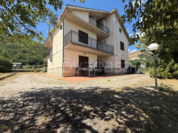 villa in vendita a Cagnano Amiterno