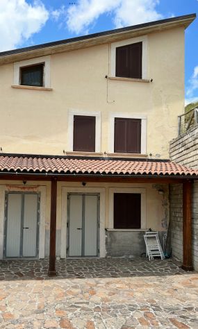 casa indipendente in vendita a Cagnano Amiterno
