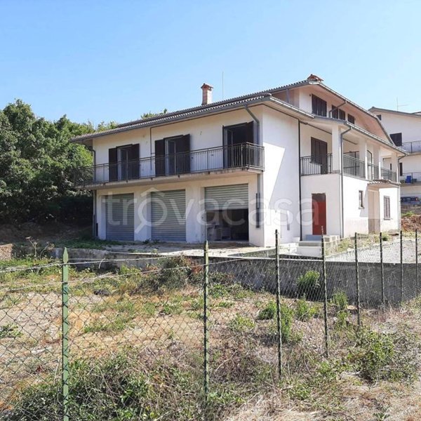 casa indipendente in vendita a Cagnano Amiterno