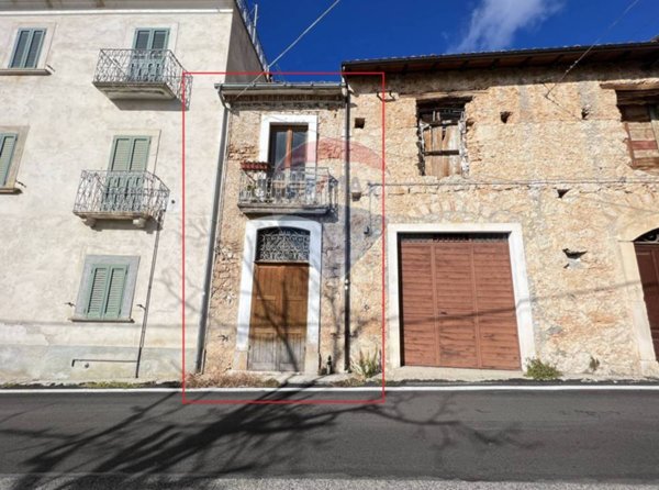 appartamento in vendita a Calascio in zona Rocca Calascio